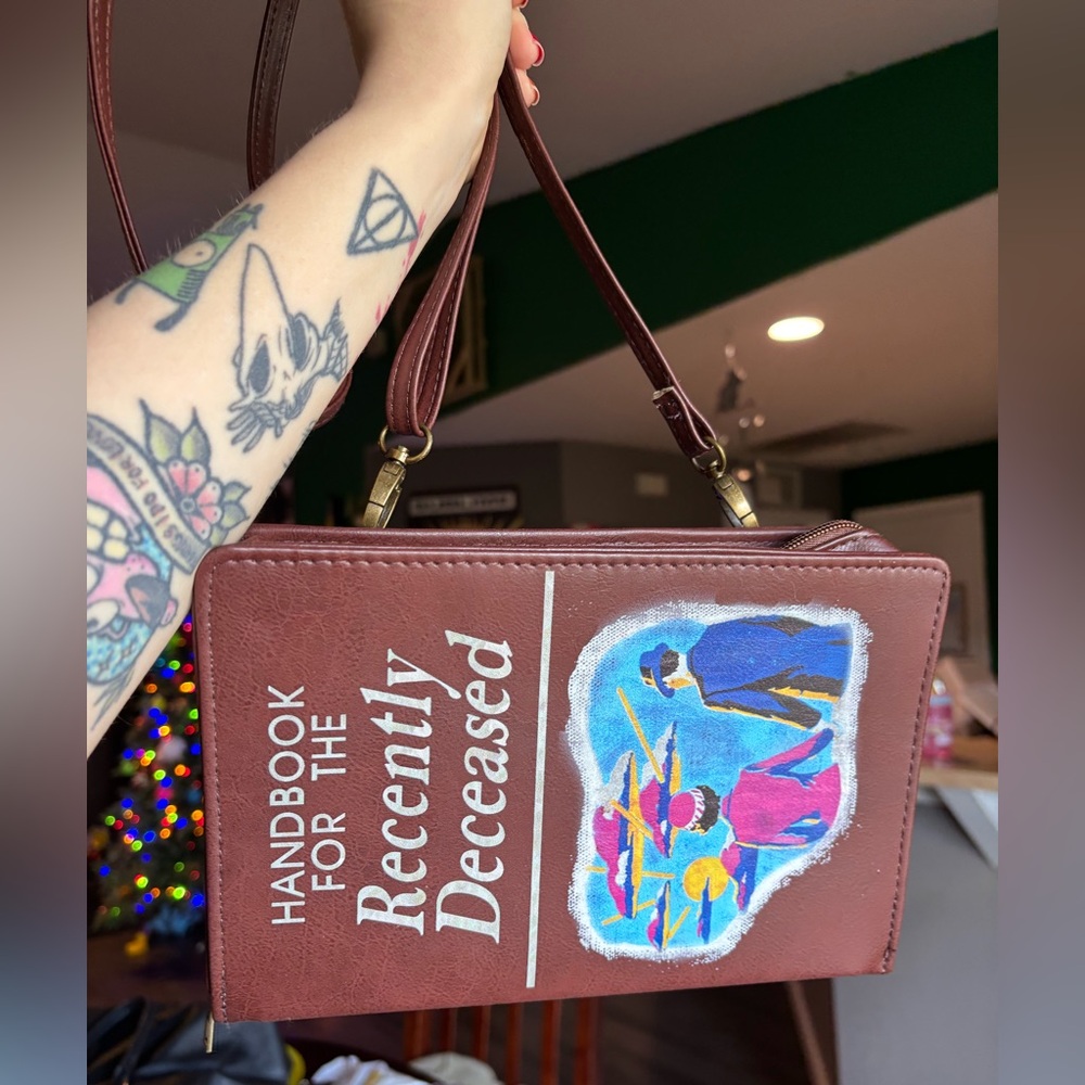 NWOT Beatle Juice crossbody purse!!!🪲💜